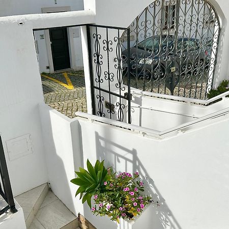 In The Old Town Close To The Beach ลากอส ภายนอก รูปภาพ